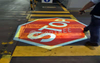 se&ntilde;al de marcado de piso sin pintar
