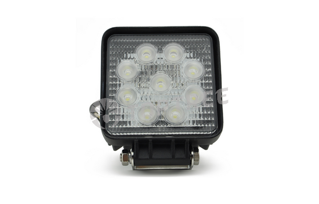 24 W-os n&eacute;gyzet alak&uacute; LED munkal&aacute;mpa