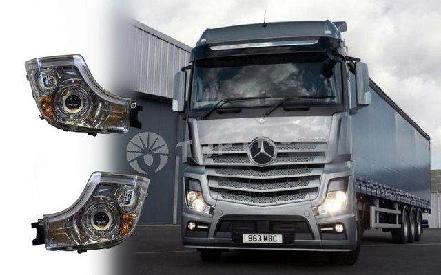 Phare X&eacute;non Actros avec DRL