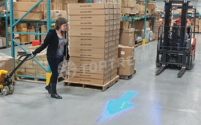 Forklift i&ccedil;in 10W LED ok ışığı