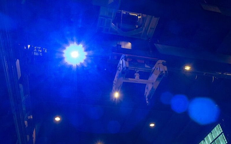 Mi&eacute;rt &eacute;rdemes LED Crane Blue Light-ot haszn&aacute;lni? | FELSŐFA