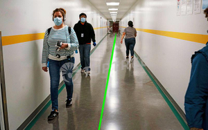 Laserlinienprojektor f&uuml;r virtuelle Gehwege